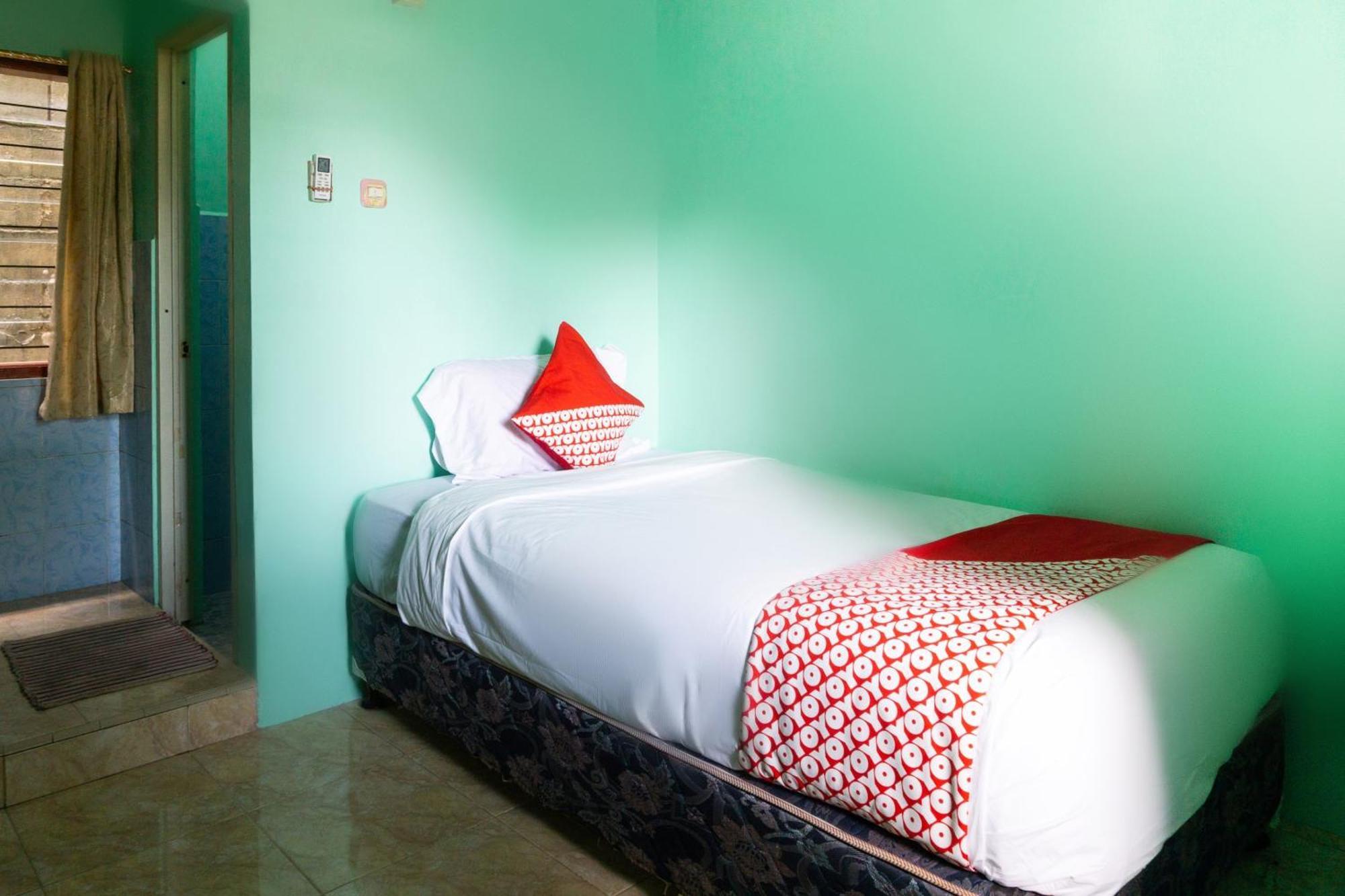 Oyo 3095 Semarapura Homestay Makassar Dış mekan fotoğraf